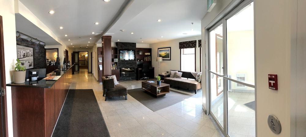 Super 8 By Wyndham Brandon Mb Motell Exteriör bild