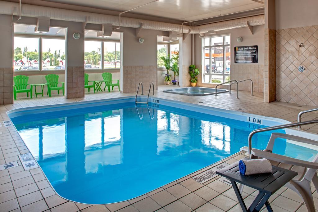 Super 8 By Wyndham Brandon Mb Motell Exteriör bild