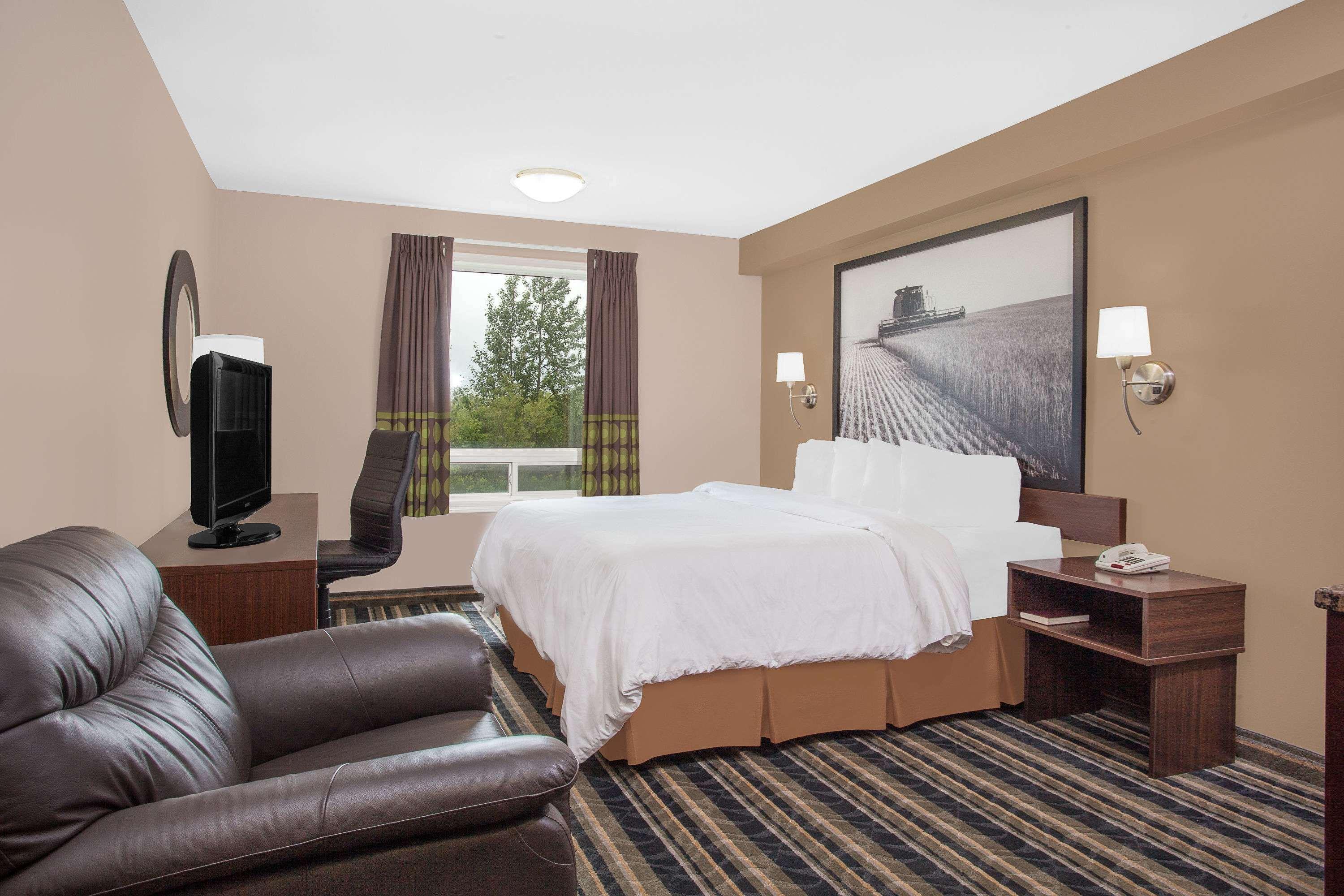 Super 8 By Wyndham Brandon Mb Motell Exteriör bild